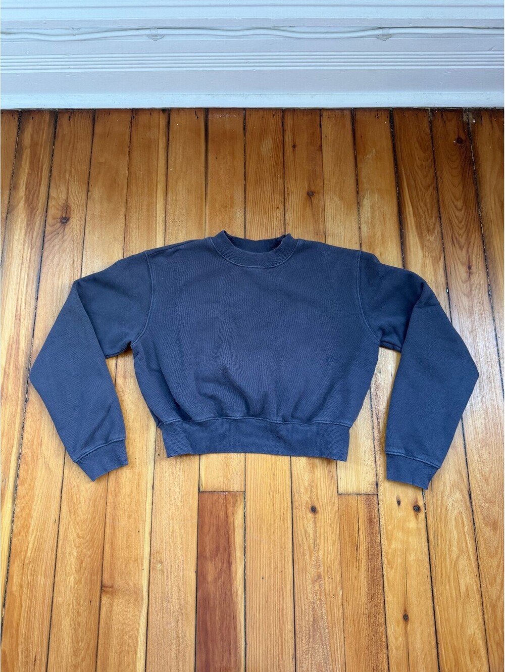 aritzia TNA cozy AF crop sweater dark gray XS
